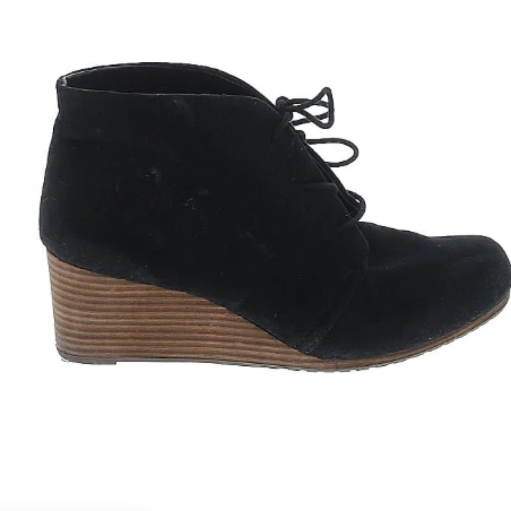 DRScholls  booties. Sz 7m Black color suede.